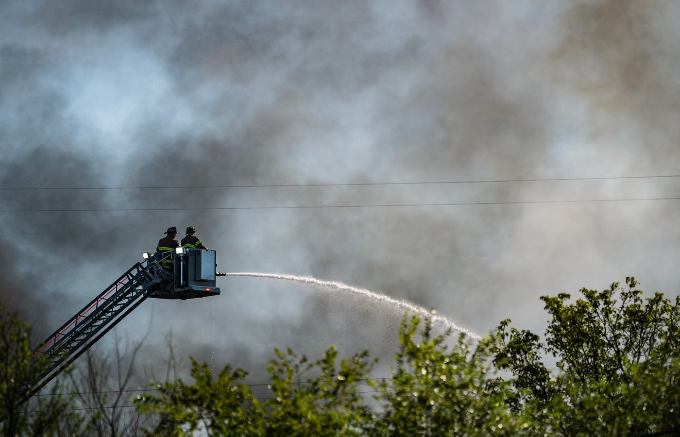 Explosions and fire tear through Ohio industrial building, killing 2 workers | iNFOnews.ca Explosions and fire tear through Ohio industrial building, killing 2 workers | iNFOnews.ca