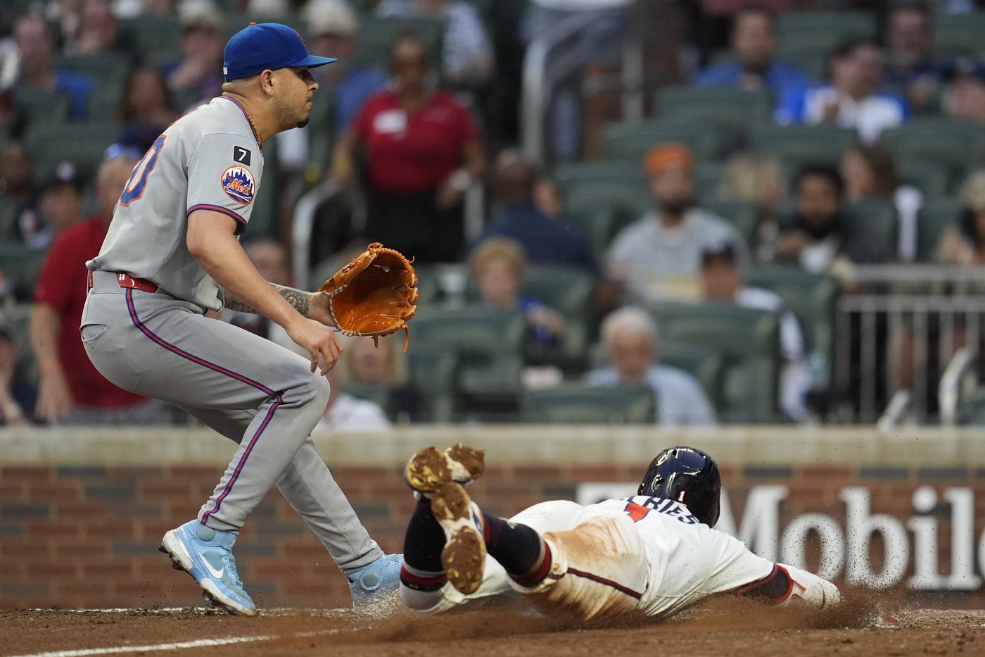 Chris Sale dominates as Braves hand Mets 5th-straight loss 5-0 | iNFOnews.ca Chris Sale dominates as Braves hand Mets 5th-straight loss 5-0 | iNFOnews.ca