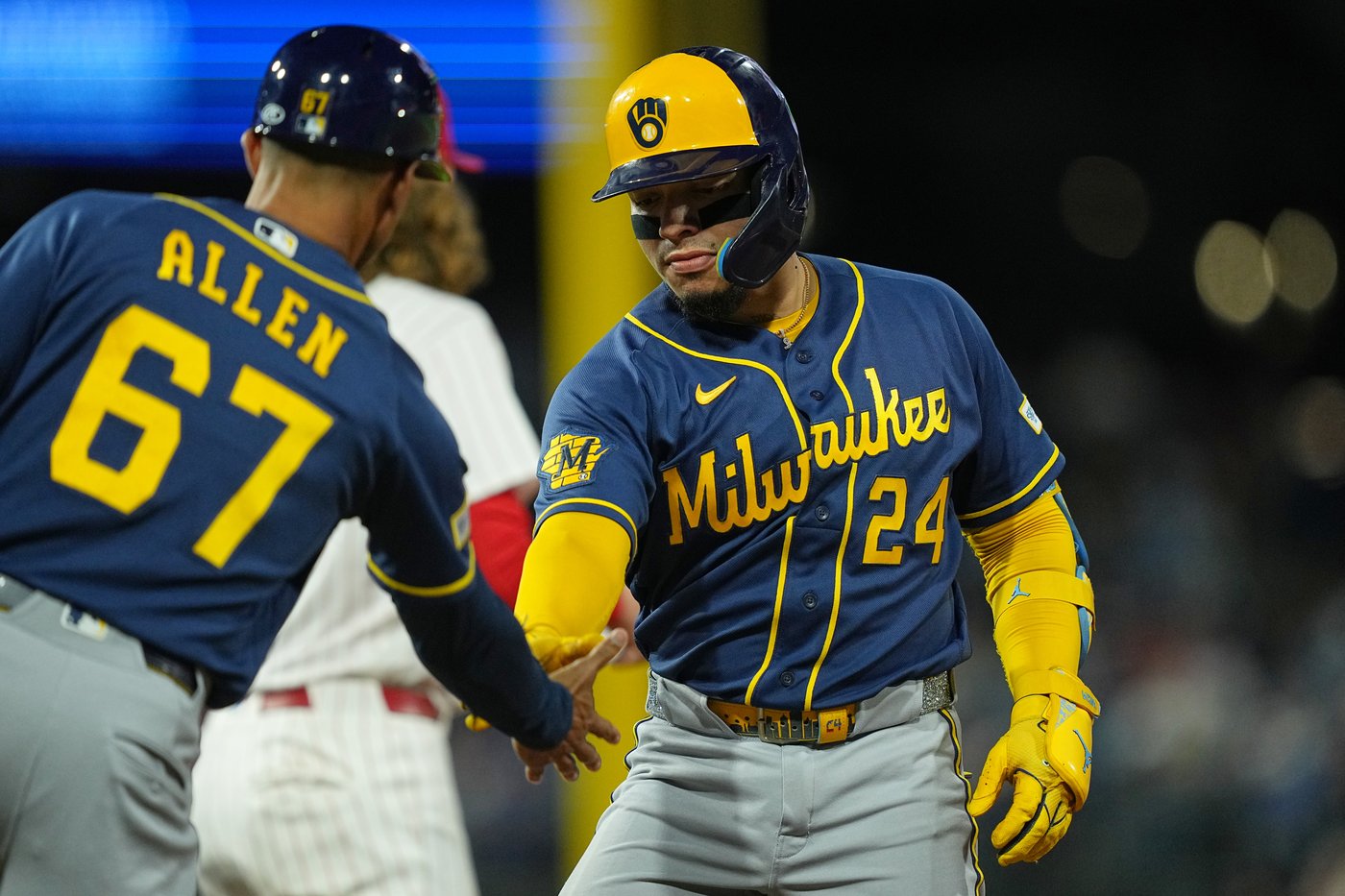Yelich and Turang homer as Brewers win 99th game and slow Phillies' playoff push | iNFOnews.ca Yelich and Turang homer as Brewers win 99th game and slow Phillies' playoff push | iNFOnews.ca