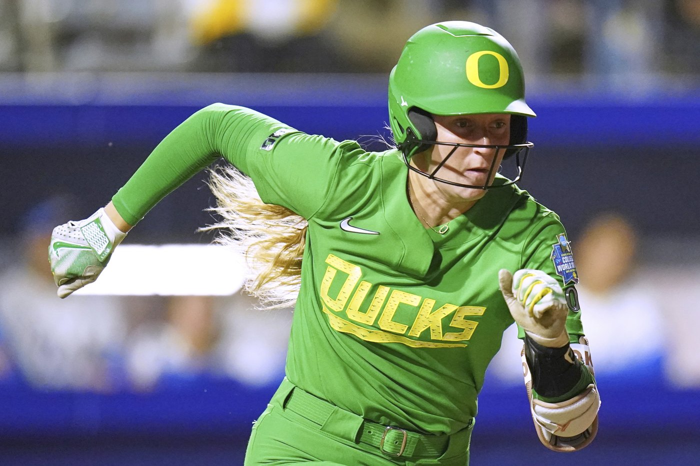 Here's dirt in your eye. Freak pitch strikes airborne clod, and Oregon softball catcher pays price | iNFOnews.ca