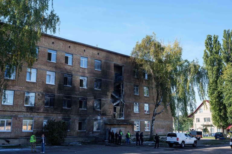 A Russian drone hits a Kyiv school as Moscow presses its aerial campaign against Ukraine | iNFOnews.ca