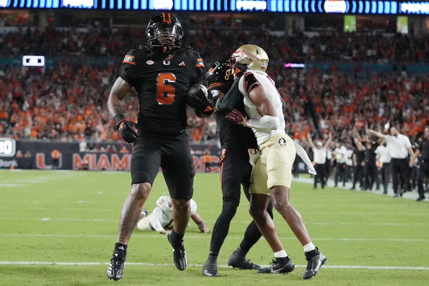 No. 6 Miami remains unbeaten, topping Florida State 36-14 in rivalry game | iNFOnews.ca No. 6 Miami remains unbeaten, topping Florida State 36-14 in rivalry game | iNFOnews.ca