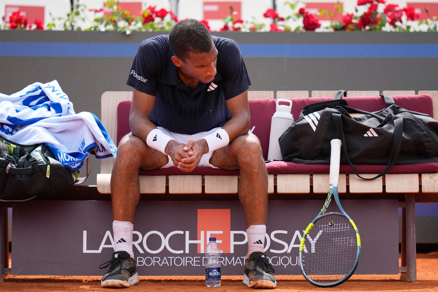Auger-Aliassime hampered by leg injury, ousted in Italian Open's second round | iNFOnews.ca