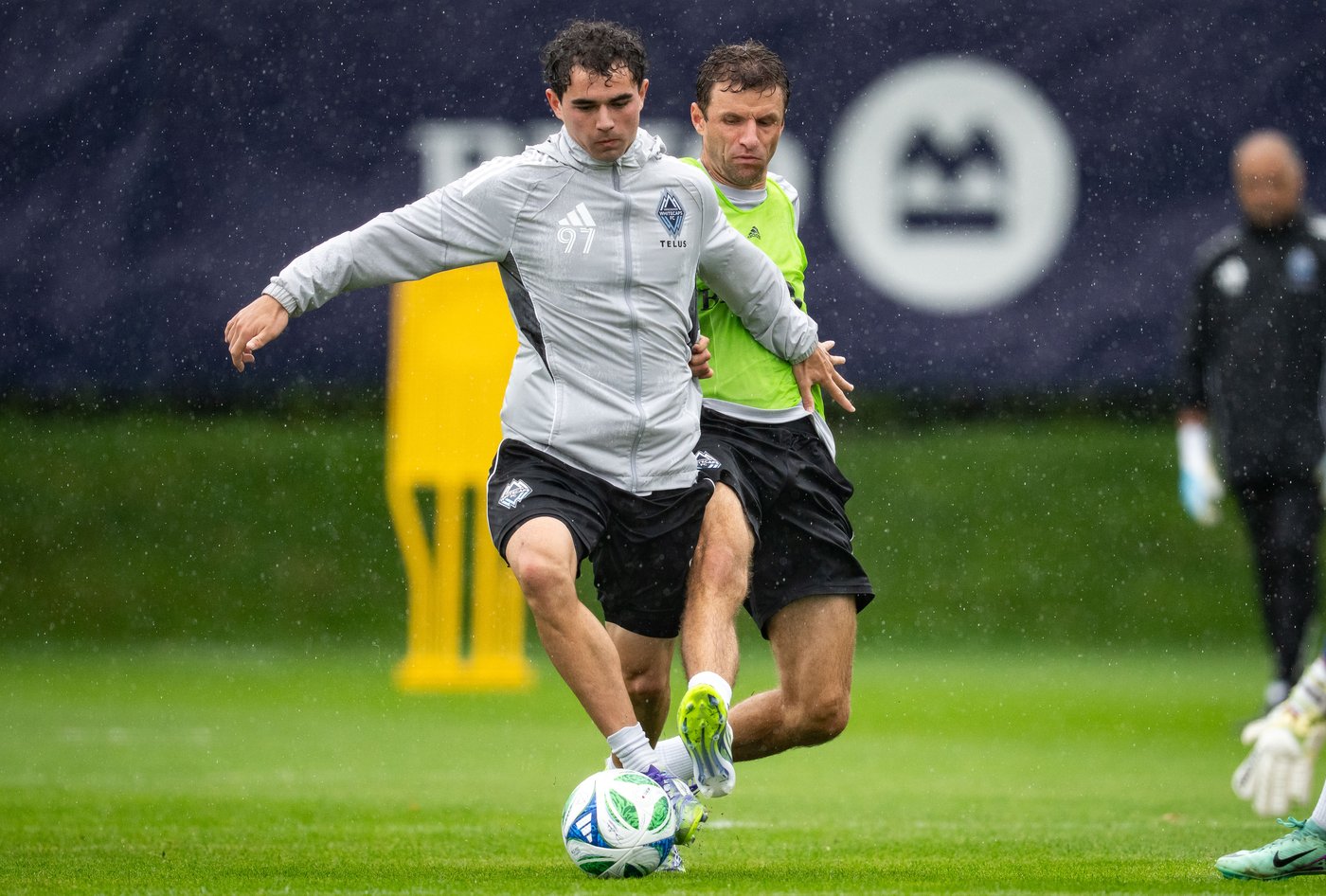 Vancouver Whitecaps sign homegrown midfielder Liam Mackenzie to MLS deal | iNFOnews.ca Vancouver Whitecaps sign homegrown midfielder Liam Mackenzie to MLS deal | iNFOnews.ca