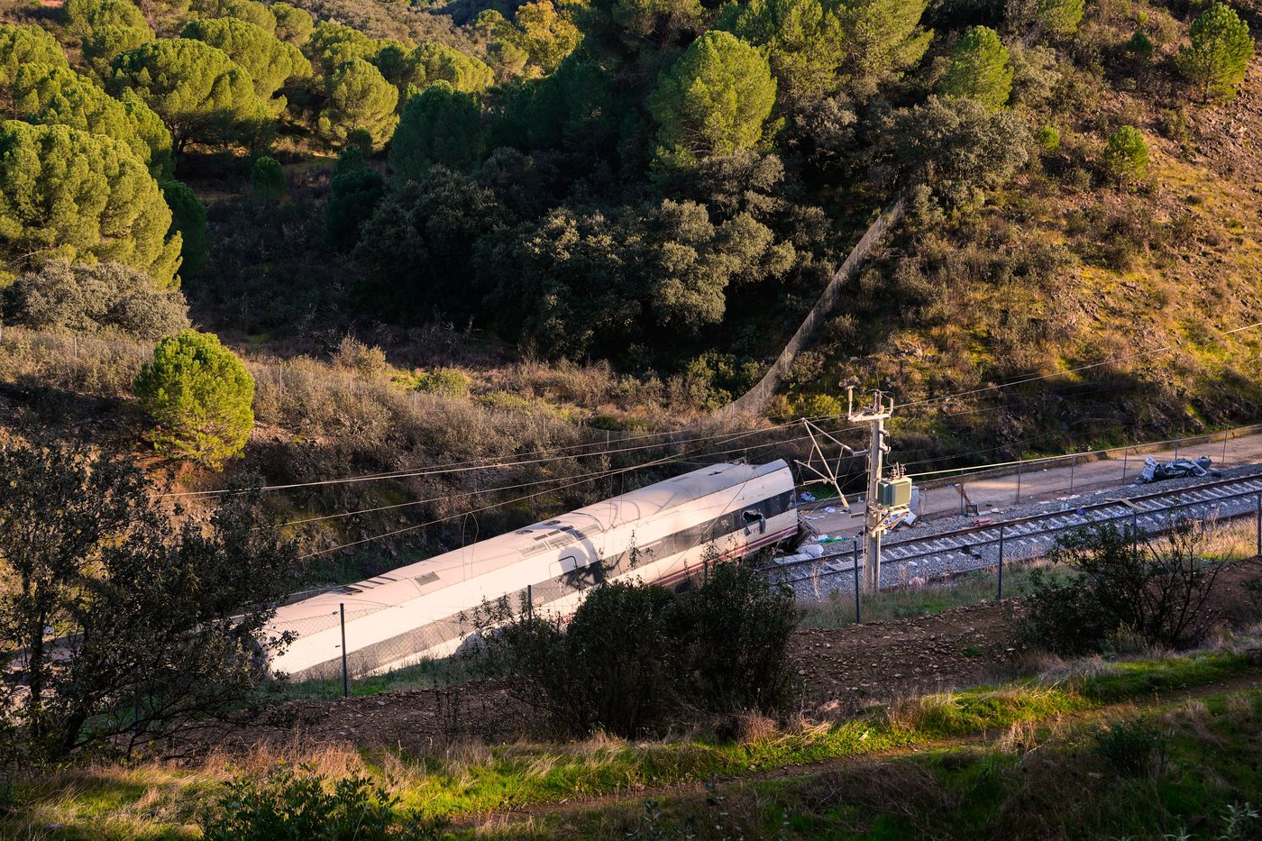 Death toll in Spanish train collision rises to 40 as authorities fear more bodies could be found | iNFOnews.ca Death toll in Spanish train collision rises to 40 as authorities fear more bodies could be found | iNFOnews.ca