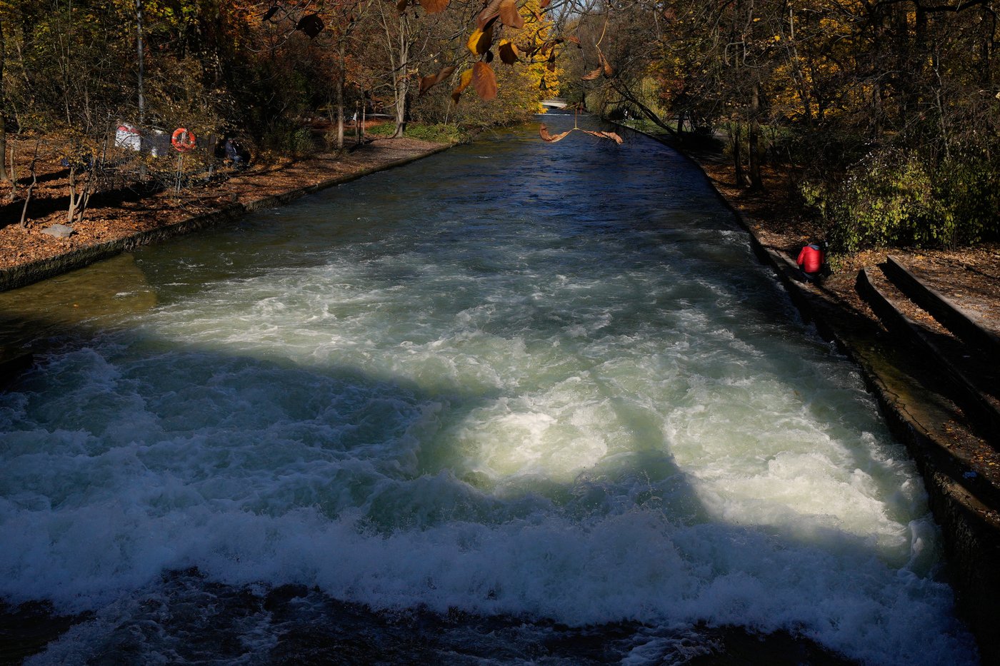 Munich's famous river wave has vanished after a cleanup. Surfers hope it will return soon | iNFOnews.ca