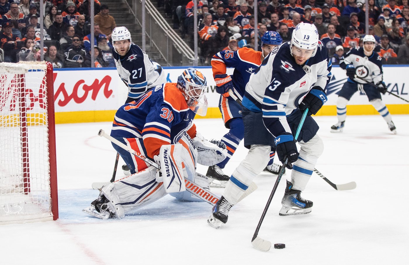 Forward Vilardi to travel with Jets for Games 3 and 4 against St. Louis | iNFOnews.ca