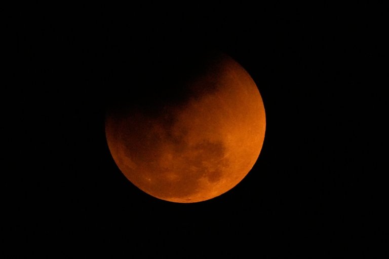 iN PHOTOS: Blood-red moon and total lunar eclipse | iNFOnews.ca