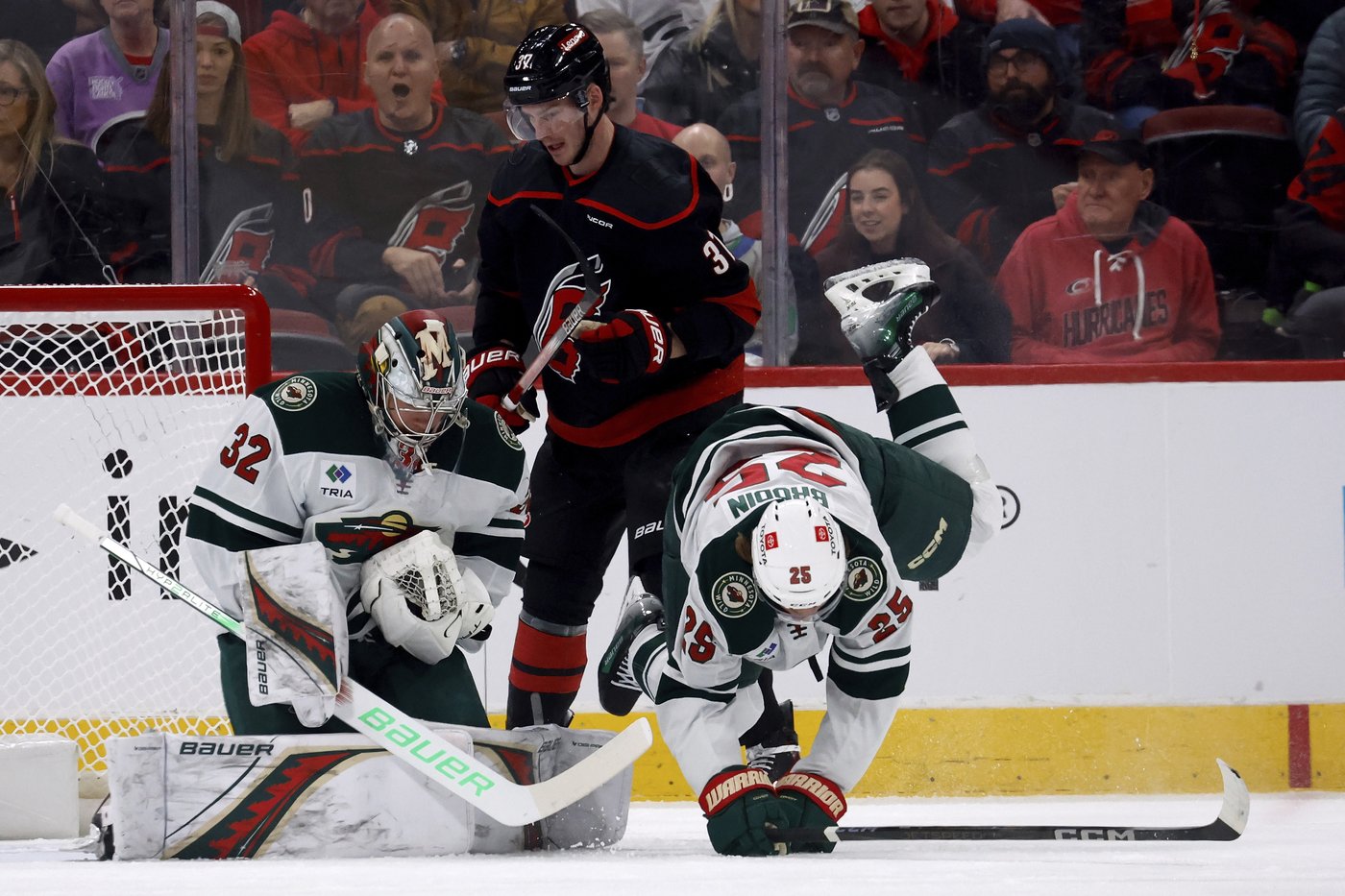 Filip Gustavsson makes 20 saves in the Wild's 4-0 victory over the Hurricanes | iNFOnews.ca