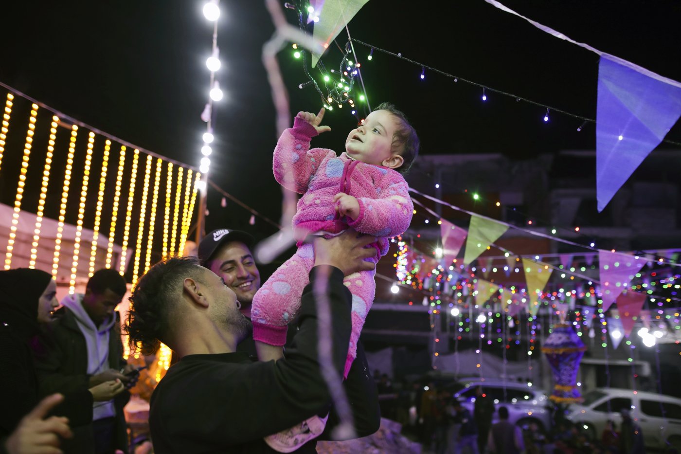 AP PHOTOS: Muslims in the Middle East observe Ramadan amid political upheavals and postwar turmoil | iNFOnews.ca