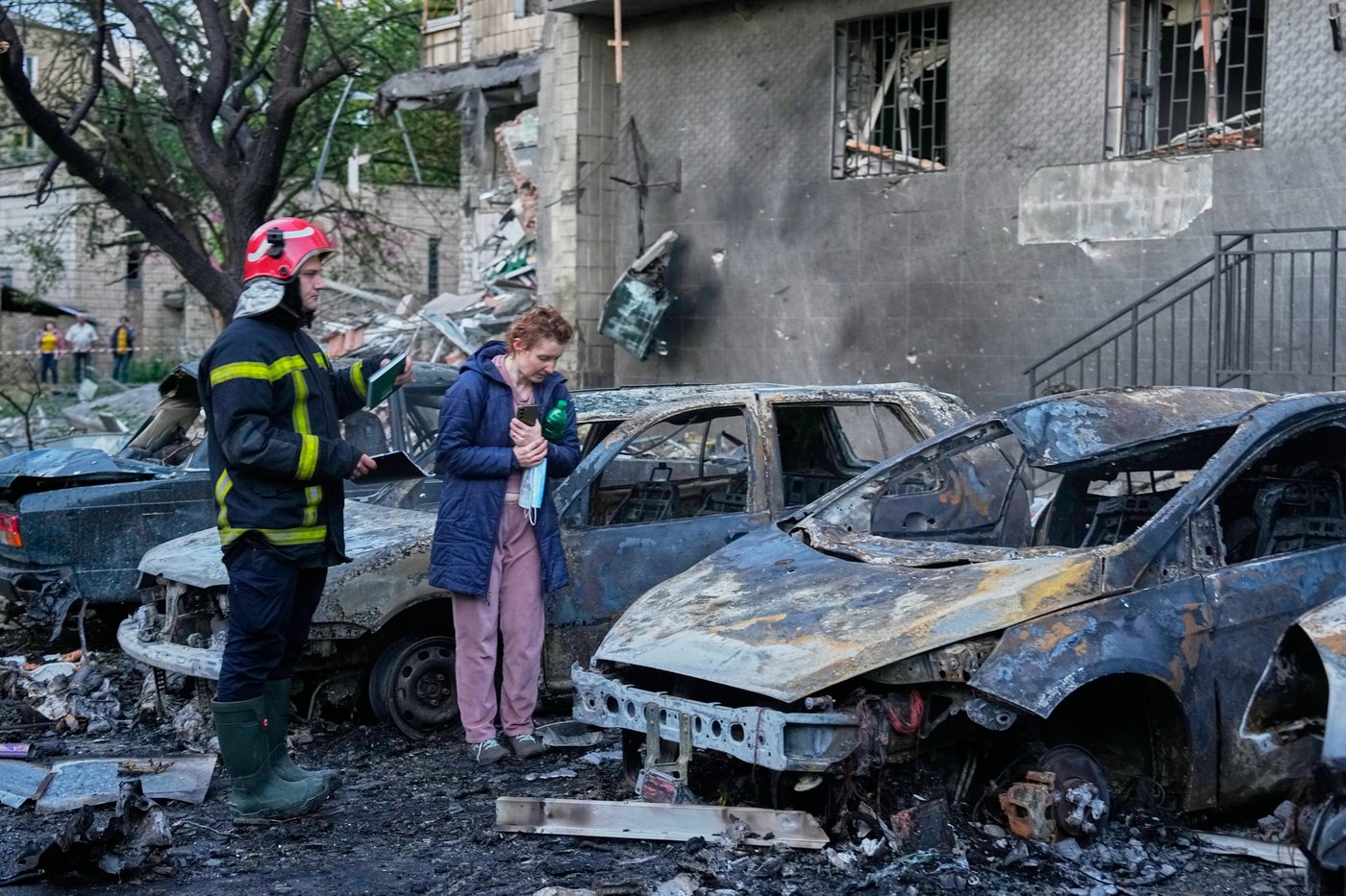 Russian attacks kill 6 in Kyiv and other cities and expose gaps in Ukraine's air defenses | iNFOnews.ca Russian attacks kill 6 in Kyiv and other cities and expose gaps in Ukraine's air defenses | iNFOnews.ca
