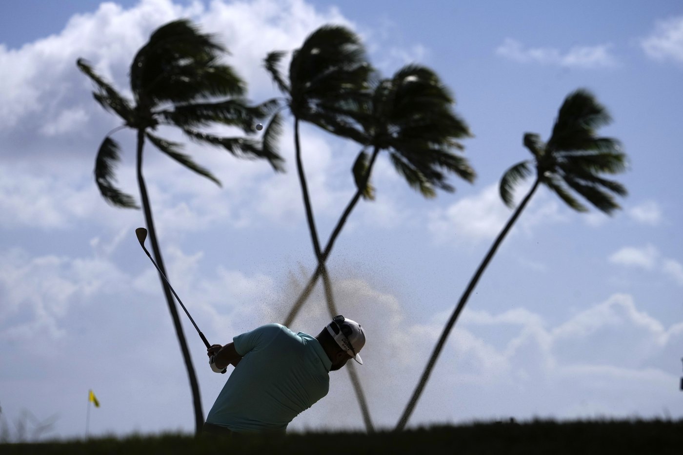 Spaun grabs one-stroke lead at Sony Open, Taylor two shots back | iNFOnews.ca