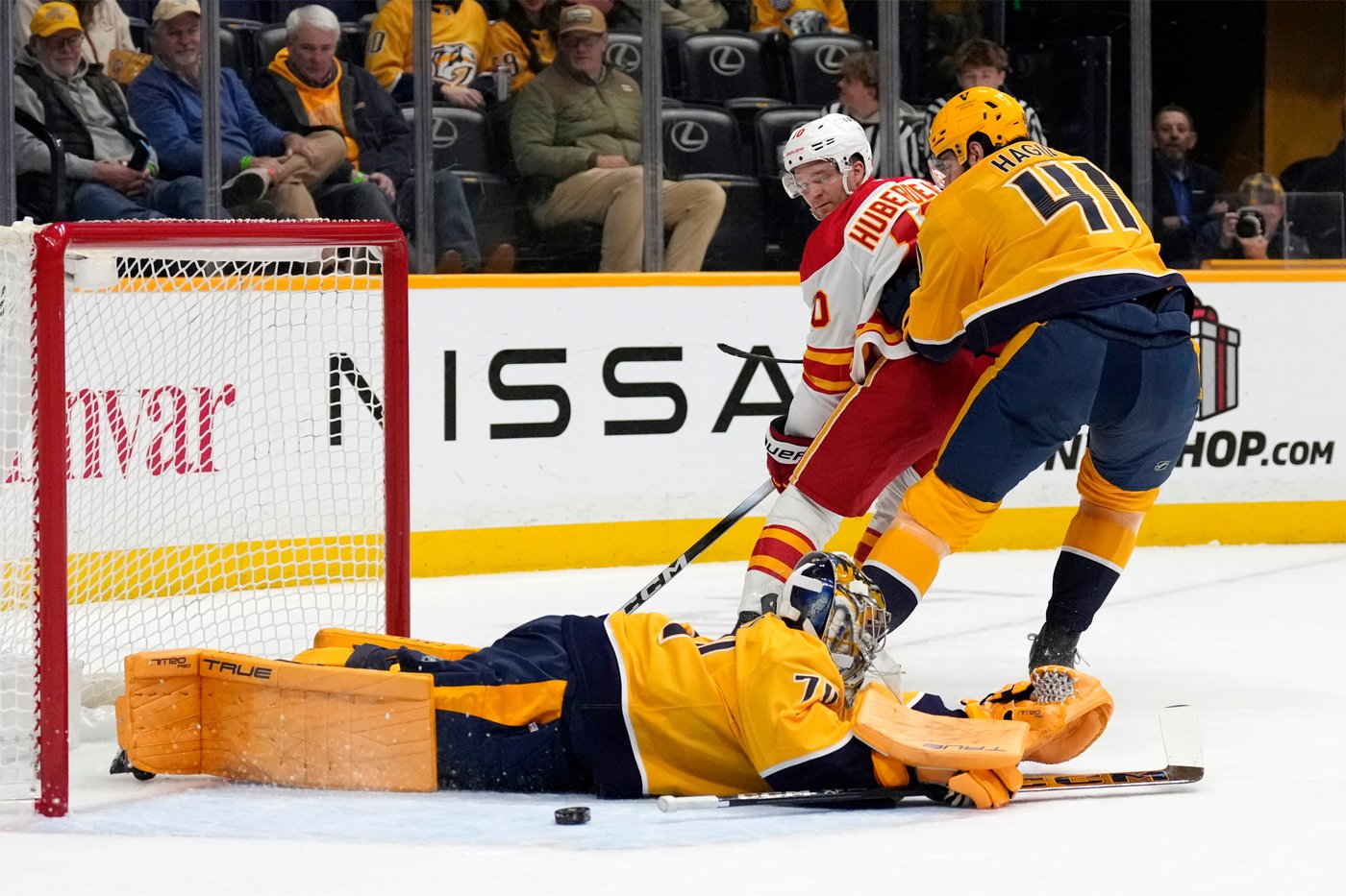 Schaefer and Wiesblatt's first NHL goals lead Predators over Flames 5-1 | iNFOnews.ca