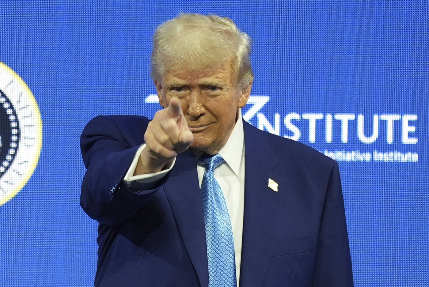 With insults and bravado, Trump takes campaign messaging into White House | iNFOnews.ca With insults and bravado, Trump takes campaign messaging into White House | iNFOnews.ca