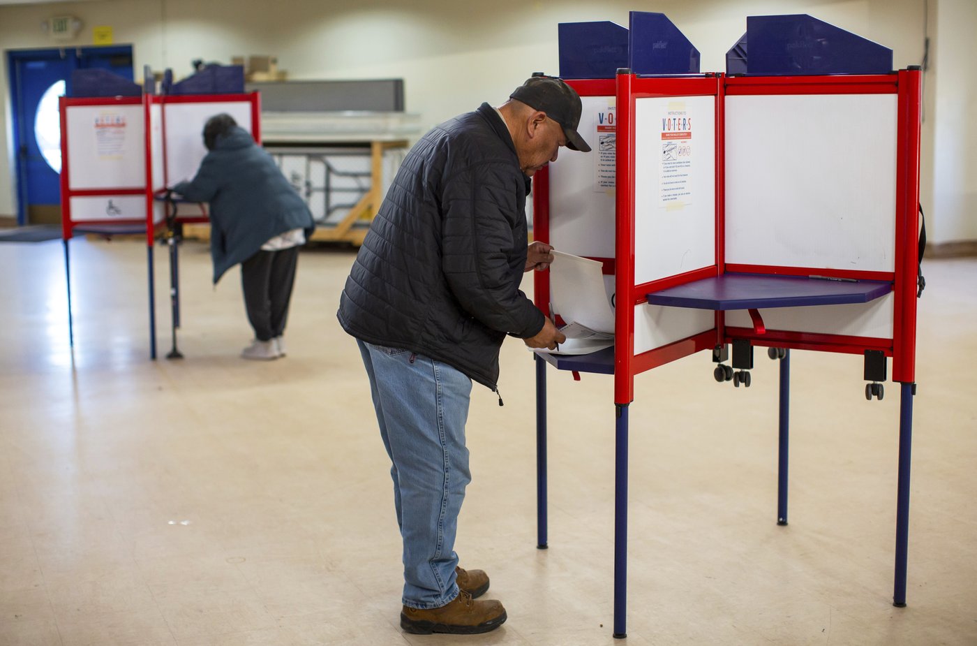 Justice Department will switch its focus on voting and prioritize Trump's elections order, memo says | iNFOnews.ca