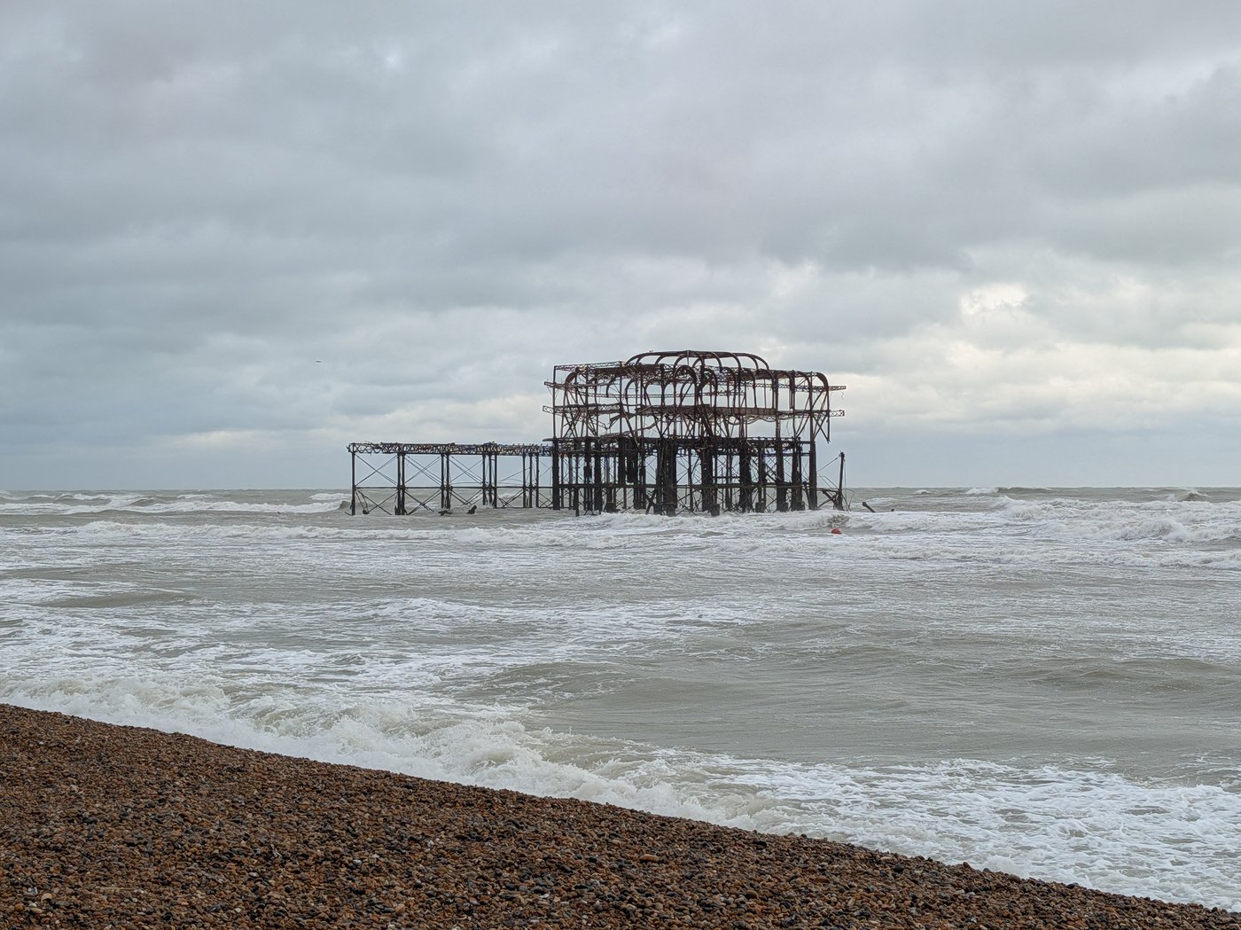 Part of famous Brighton pier collapses as Atlantic storms sweep into England | iNFOnews.ca Part of famous Brighton pier collapses as Atlantic storms sweep into England | iNFOnews.ca
