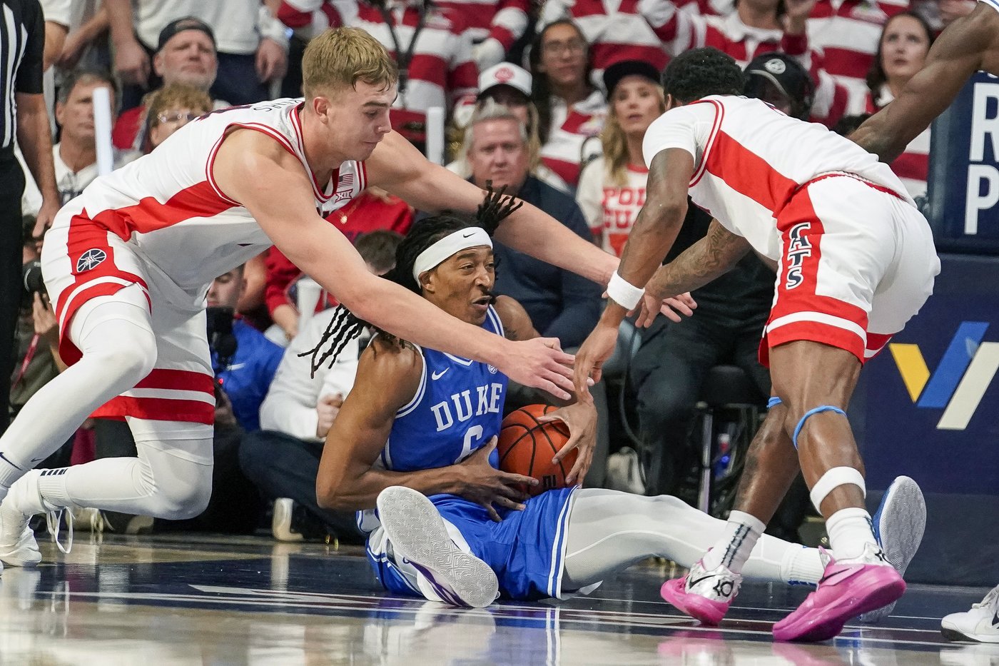 Cooper Flagg scores 24 points, leads No. 12 Duke to a 69-55 road win over No. 17 Arizona | iNFOnews.ca Cooper Flagg scores 24 points, leads No. 12 Duke to a 69-55 road win over No. 17 Arizona | iNFOnews.ca