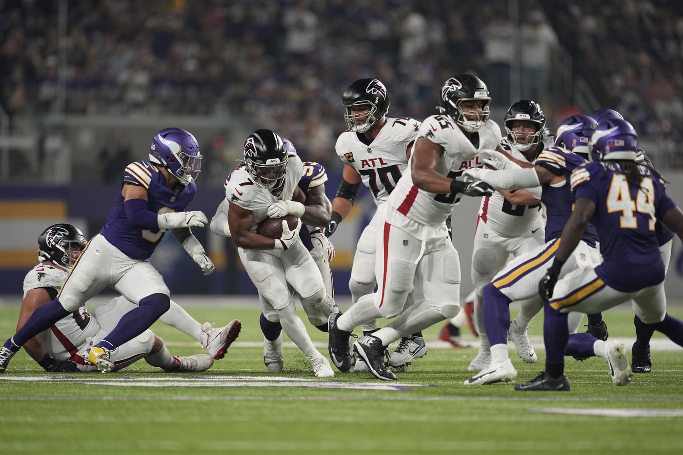 Falcons trample J.J. McCarthy and the Vikings 22-6 behind Bijan Robinson's running, dominant defense | iNFOnews.ca Falcons trample J.J. McCarthy and the Vikings 22-6 behind Bijan Robinson's running, dominant defense | iNFOnews.ca