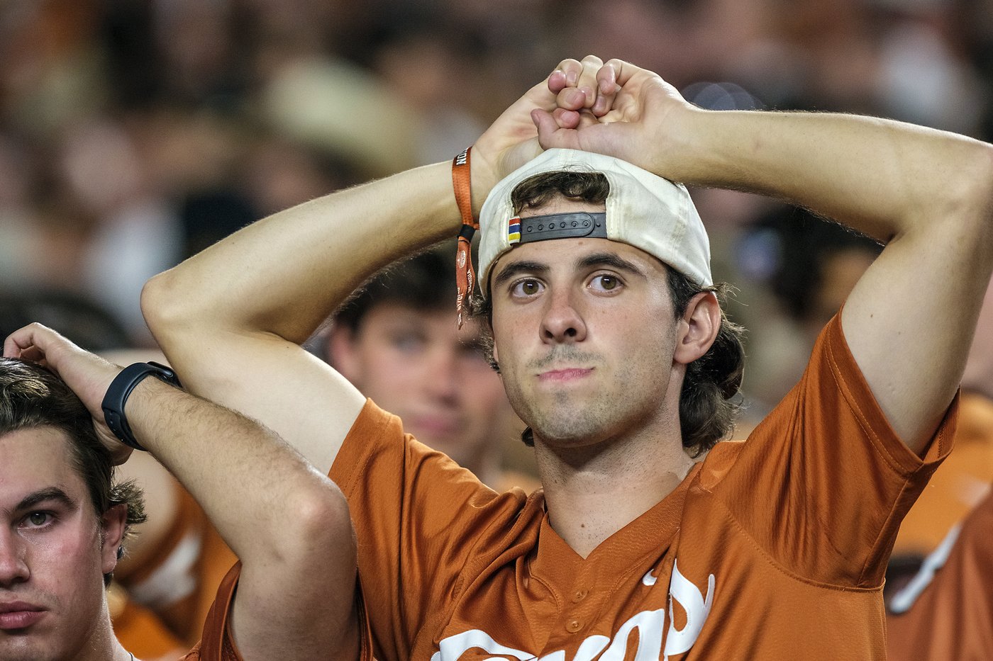 SEC fines Texas $250,000, Longhorns apologize after fans throw trash on field against Georgia | iNFOnews.ca