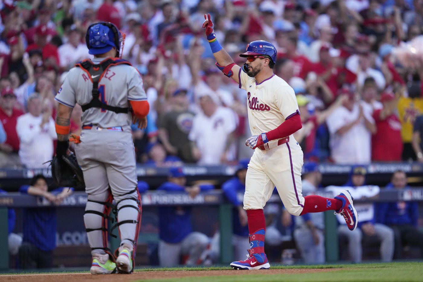 Phillies' Kyle Schwarber hits a leadoff homer in Game 1 NLDS loss to the Mets | iNFOnews.ca Phillies' Kyle Schwarber hits a leadoff homer in Game 1 NLDS loss to the Mets | iNFOnews.ca