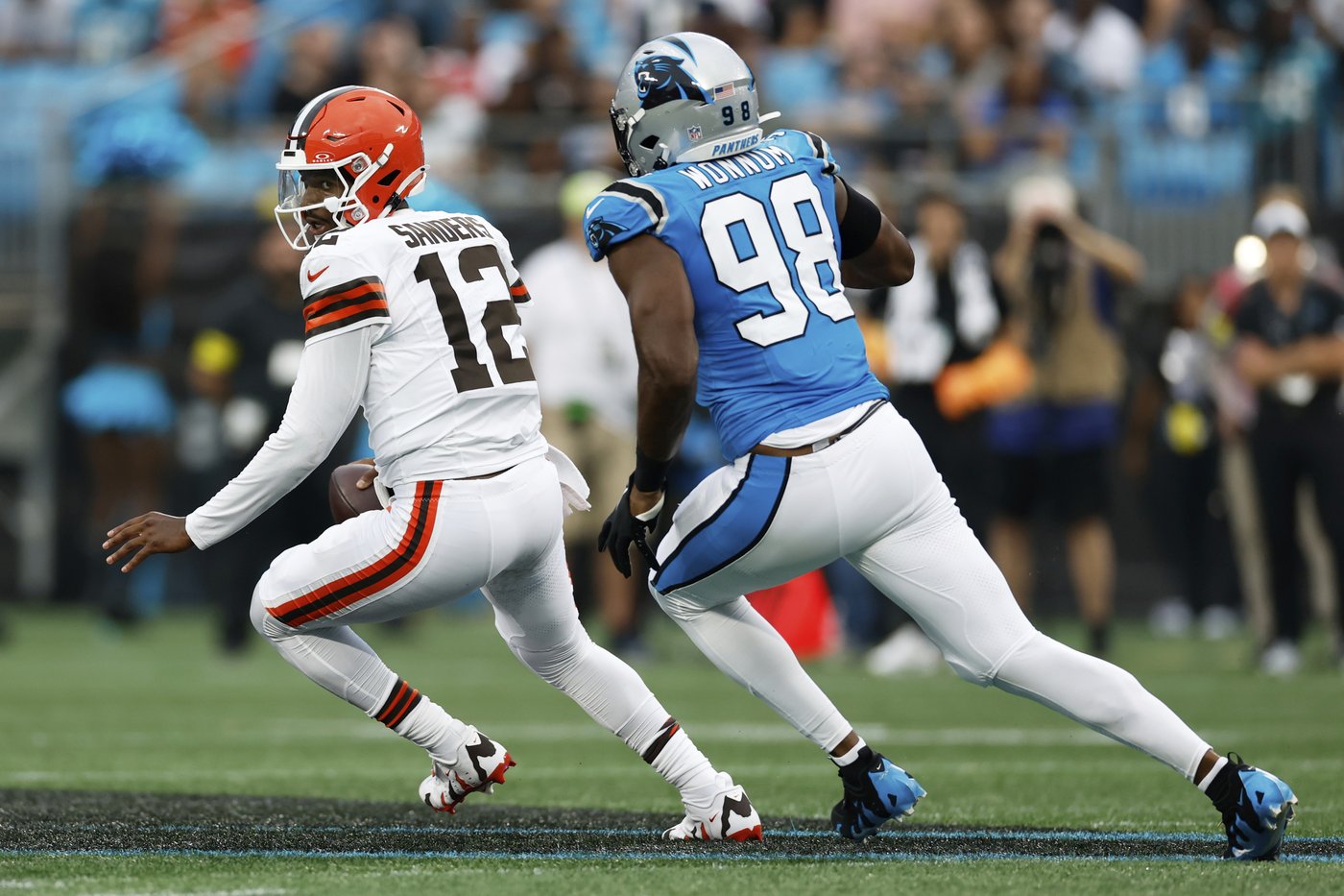 Browns' Shedeur Sanders impressive in NFL preseason debut, tosses 2 TD passes in win over Panthers | iNFOnews.ca