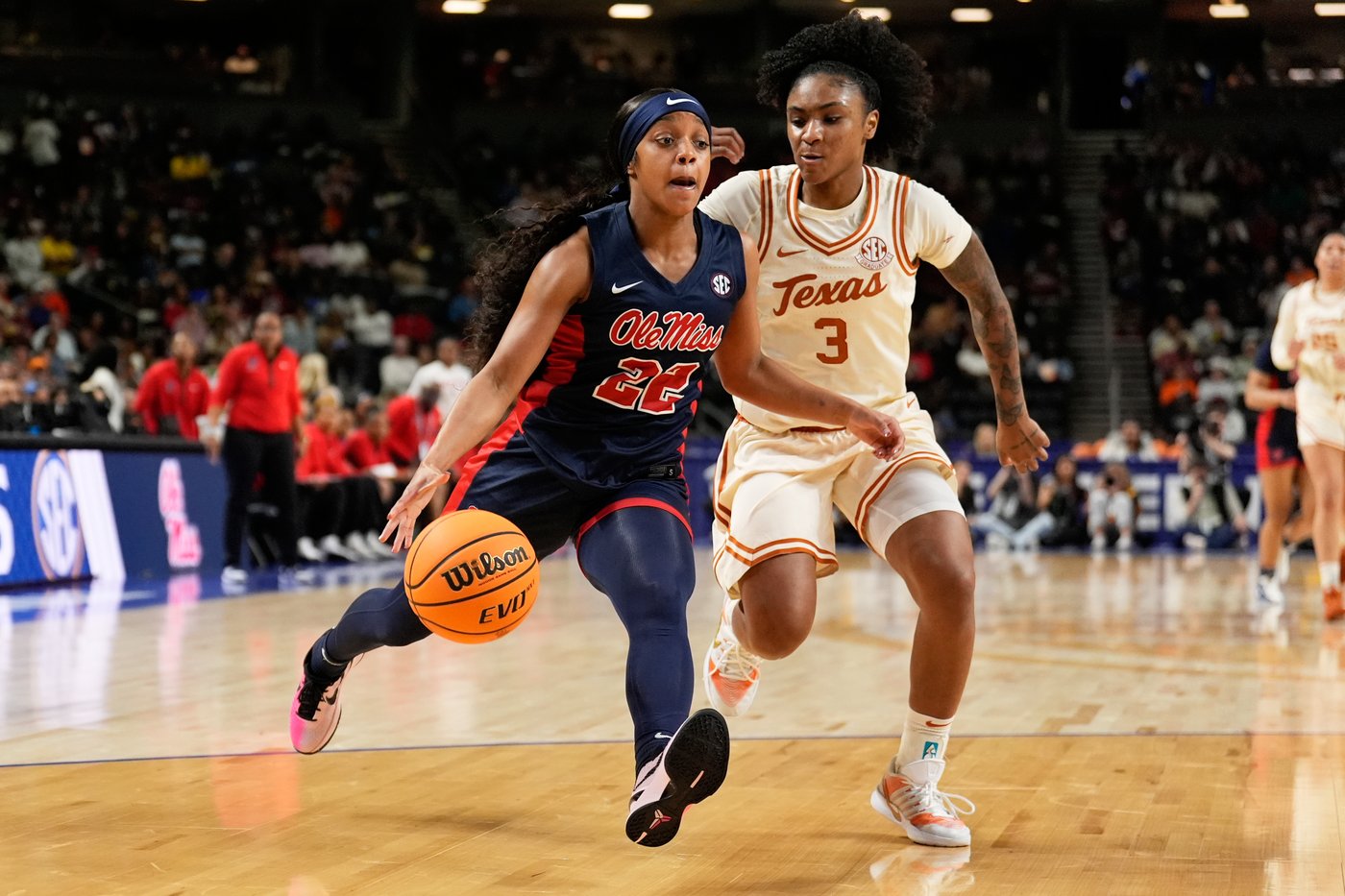 Booker's 31 points lift No. 4 Texas past No. 24 Ole Miss 85-68 and into the SEC title game | iNFOnews.ca Booker's 31 points lift No. 4 Texas past No. 24 Ole Miss 85-68 and into the SEC title game | iNFOnews.ca