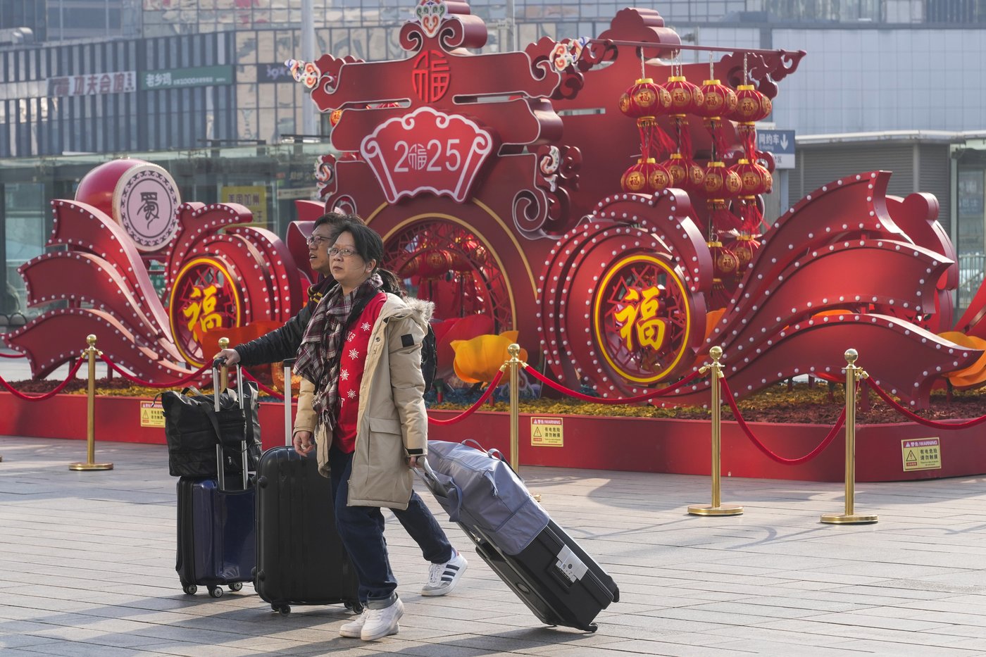China's Lunar New Year travel rush kicks into high gear with 9 billion trips expected | iNFOnews.ca