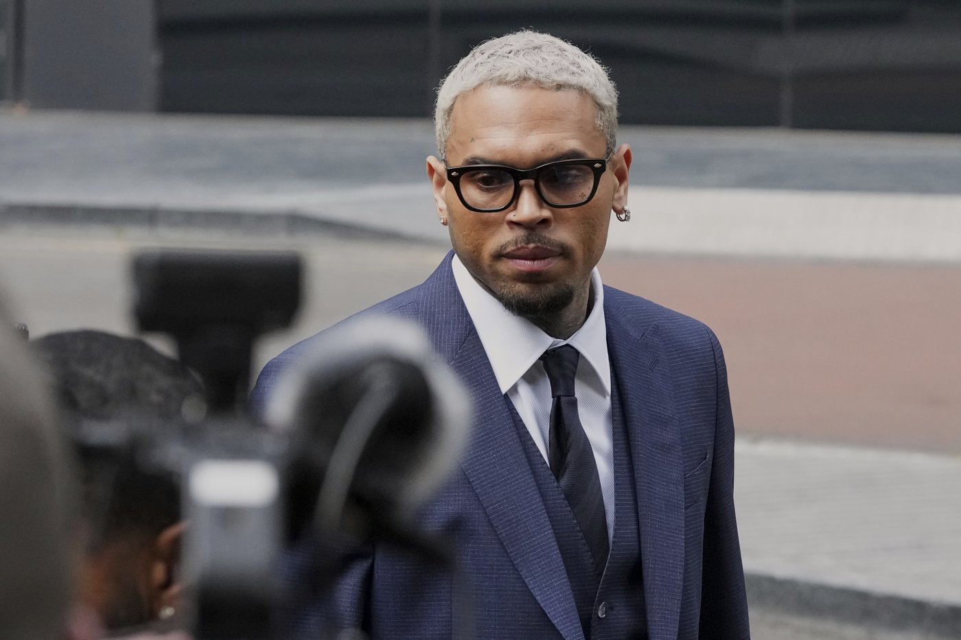 Singer Chris Brown pleads not guilty in London nightclub assault case | iNFOnews.ca