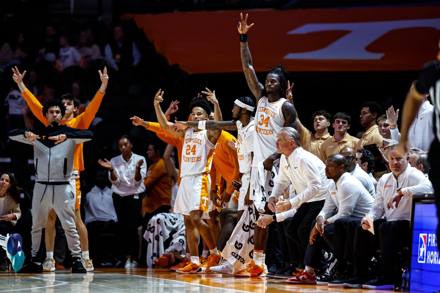 No. 20 Tennessee beats Rice 91-66, but Estrella injured | iNFOnews.ca No. 20 Tennessee beats Rice 91-66, but Estrella injured | iNFOnews.ca