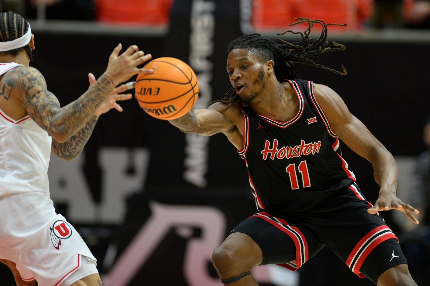 Sharp makes 8 3s and sets school career record as No. 3 Houston drubs Utah 66-52 | iNFOnews.ca