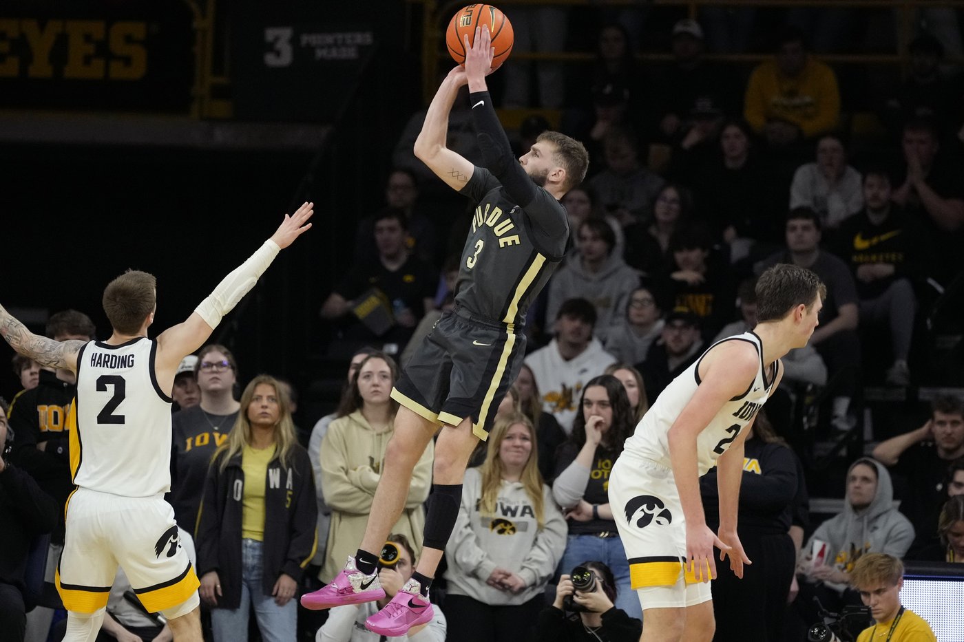 Smith, Kaufman-Renn lead No. 7 Purdue over Iowa, 90-81 | iNFOnews.ca Smith, Kaufman-Renn lead No. 7 Purdue over Iowa, 90-81 | iNFOnews.ca