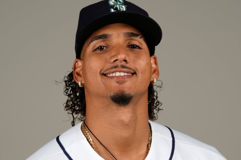 Mariners place RHP Carlos Vargas on 15-day IL, add RHP Cole Wilcox to roster | iNFOnews.ca