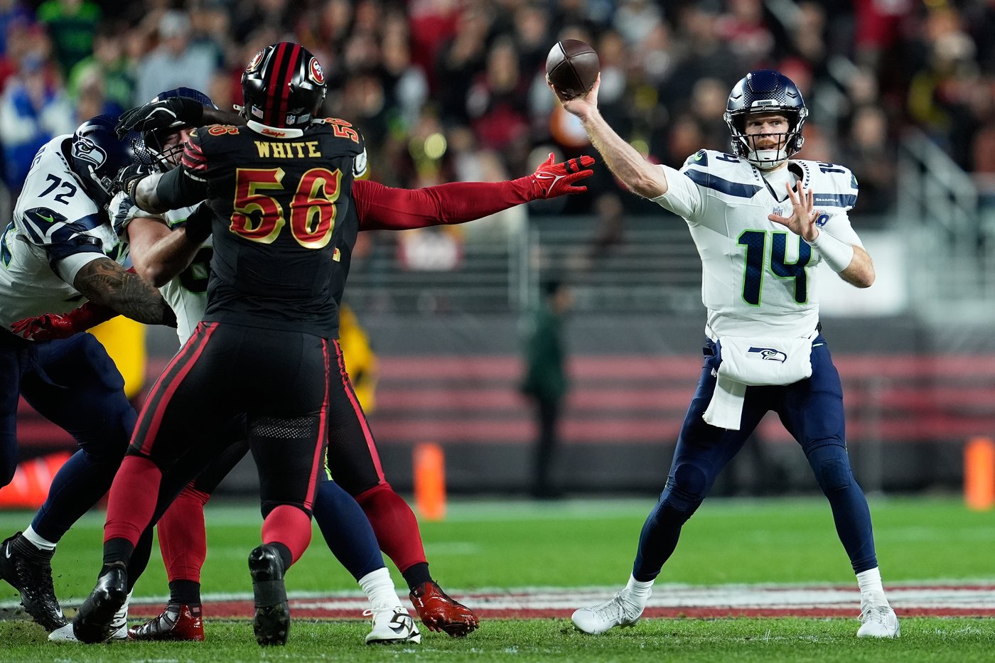 Seahawks secure No. 1 seed in NFC and division title with dominant 13-3 win over 49ers | iNFOnews.ca Seahawks secure No. 1 seed in NFC and division title with dominant 13-3 win over 49ers | iNFOnews.ca