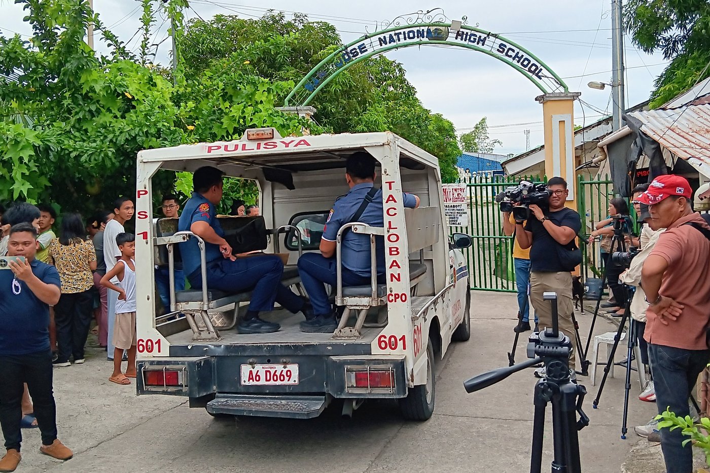 High school shooting in the Philippines kills 3, and police arrest 2 students | iNFOnews.ca