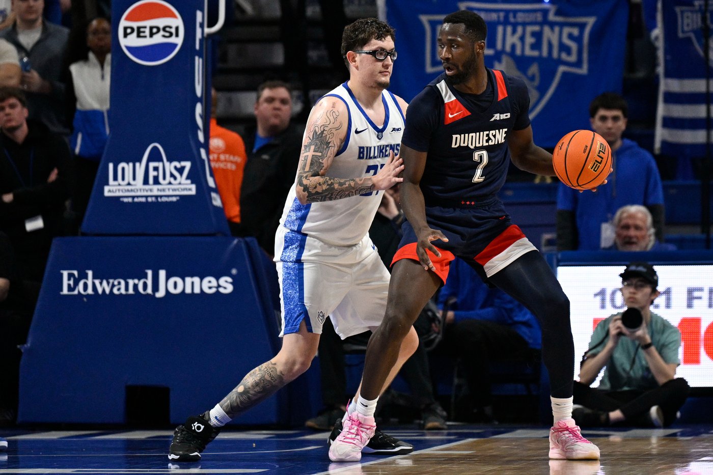In an era of unprecedented player movement, why one college basketball senior stuck around | iNFOnews.ca