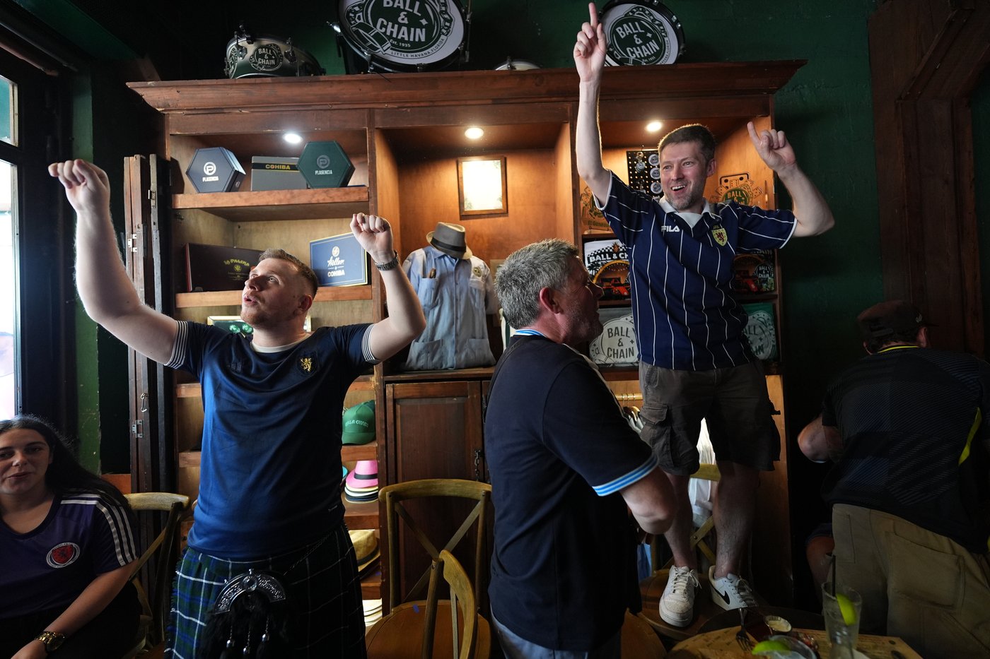 Scotland’s Tartan Army brings World Cup party from Boston to Miami, in photos | iNFOnews.ca