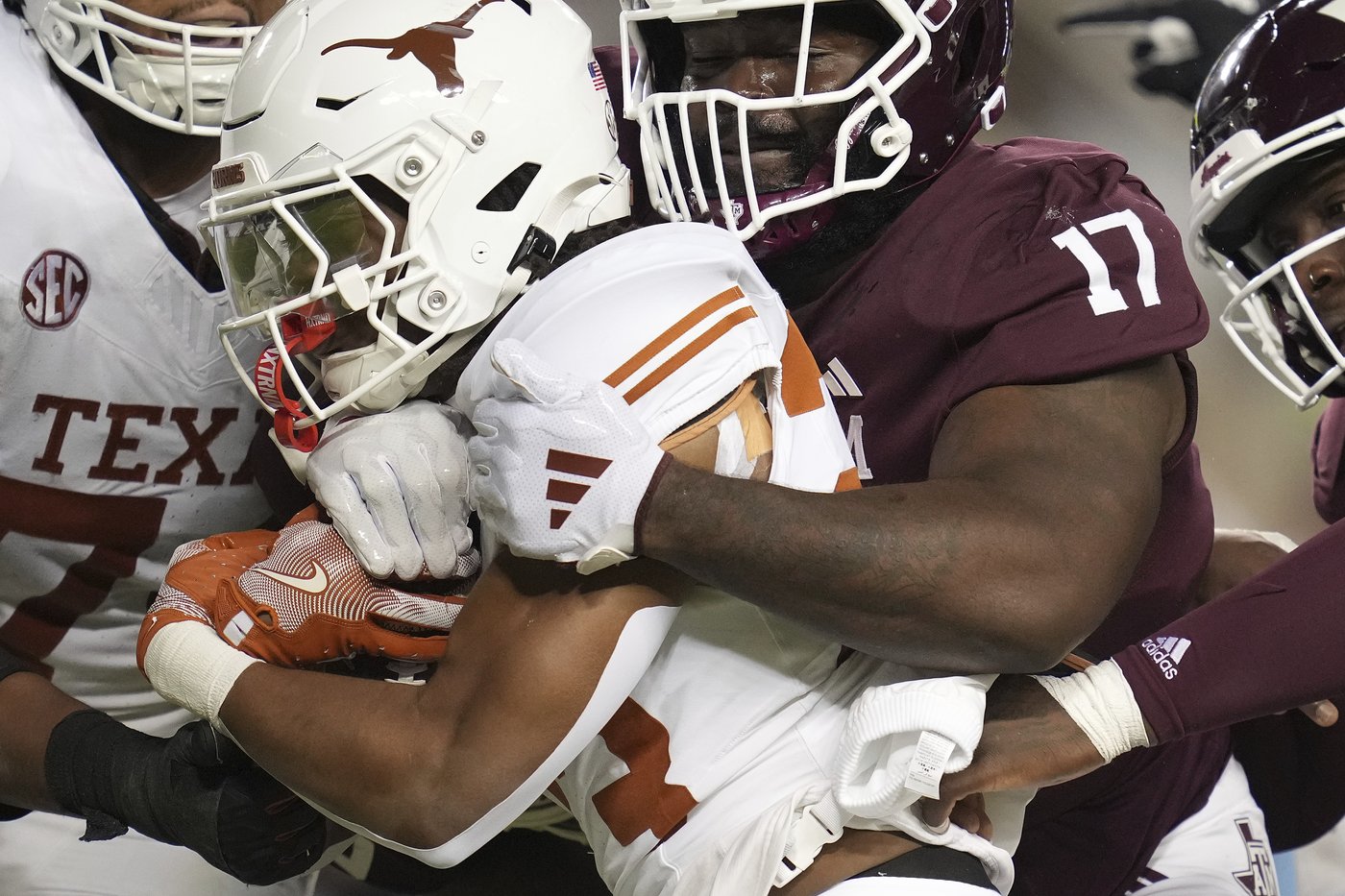 Wisner has career day as No. 3 Texas advances to SEC title game with 17-7 win over No. 20 Texas A&M | iNFOnews.ca Wisner has career day as No. 3 Texas advances to SEC title game with 17-7 win over No. 20 Texas A&M | iNFOnews.ca