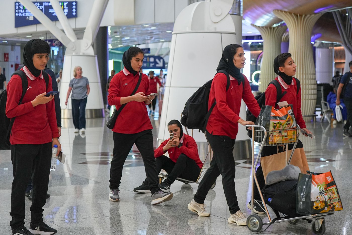 Iranian women’s team leaves Malaysia for Oman after asylum reversal | iNFOnews.ca