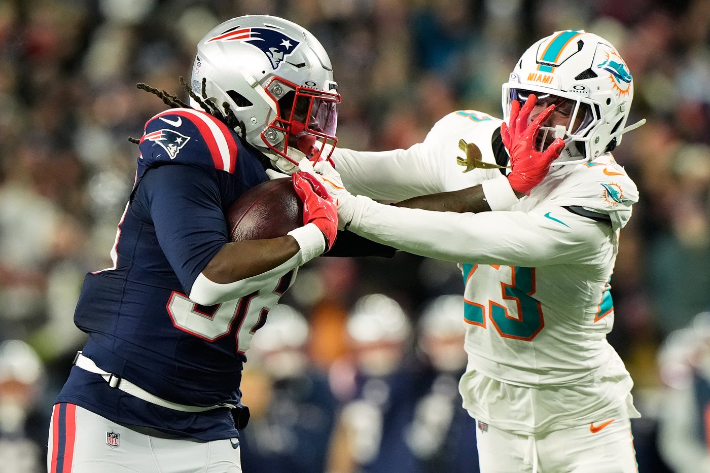 Rhamondre Stevenson scores 3 TDs and playoff-bound Patriots beat Dolphins 38-10 | iNFOnews.ca Rhamondre Stevenson scores 3 TDs and playoff-bound Patriots beat Dolphins 38-10 | iNFOnews.ca