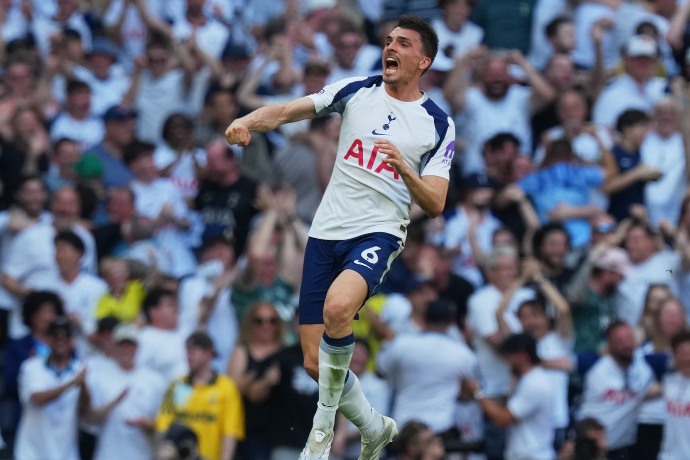 Premier League finale: West Ham relegated and Spurs stay up as Guardiola, Salah make emotional exits | iNFOnews.ca