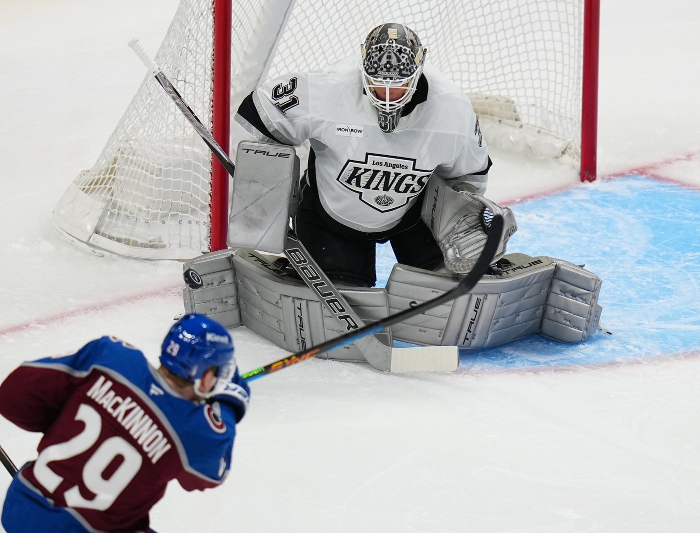 Nicolas Roy scores on rebound 7:44 into OT, Avs rally for 2-1 win over Kings to take 2-0 series lead | iNFOnews.ca