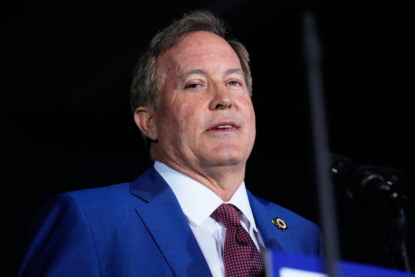 Macho, macho men? Democrats talk masculinity on campaign trail after years of Trump's bravado | iNFOnews.ca