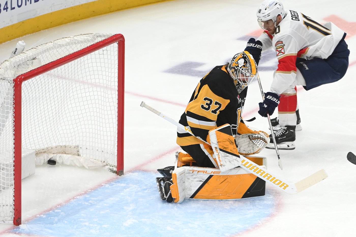 Malkin has 14th career hat trick, Penguins rout Panthers 9-4 to end Florida's bid for a 3-peat | iNFOnews.ca Malkin has 14th career hat trick, Penguins rout Panthers 9-4 to end Florida's bid for a 3-peat | iNFOnews.ca