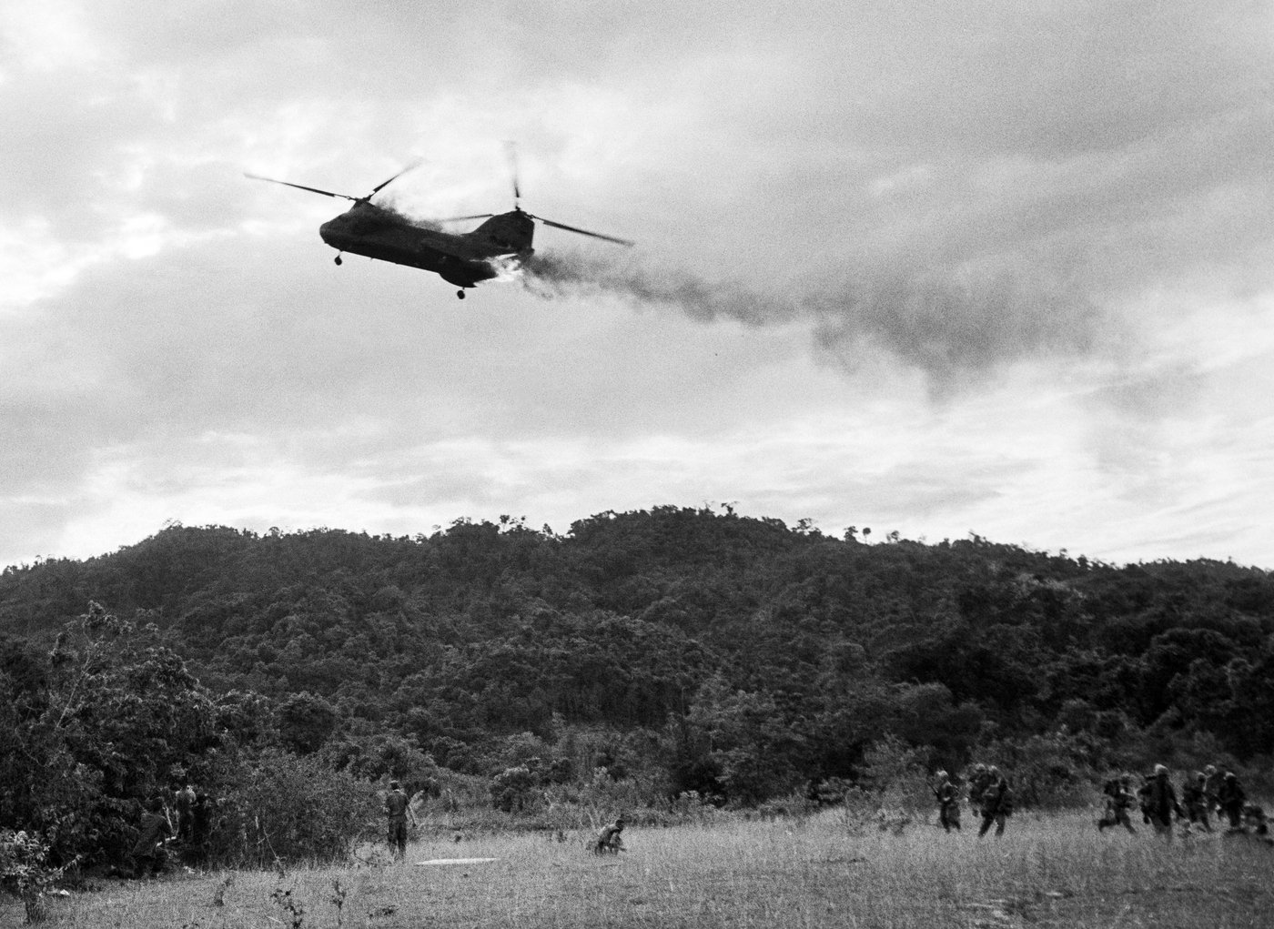 As communist troops streamed into Saigon, a few remaining reporters kept photos and stories flowing | iNFOnews.ca As communist troops streamed into Saigon, a few remaining reporters kept photos and stories flowing | iNFOnews.ca