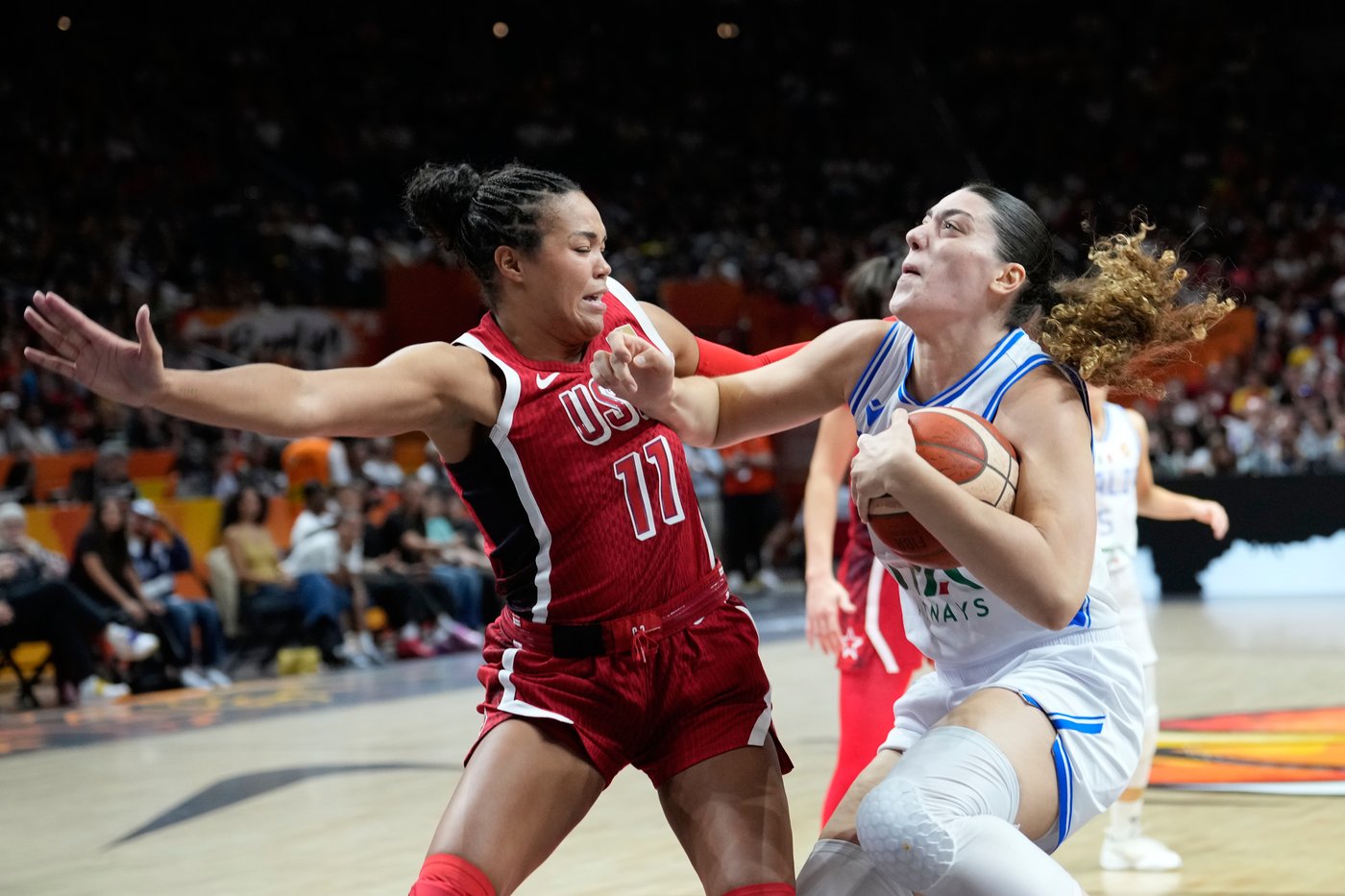 Jackie Young leads a gritty US escape in a tight 55-52 women's World Cup win over Italy | iNFOnews.ca Jackie Young leads a gritty US escape in a tight 55-52 women's World Cup win over Italy | iNFOnews.ca