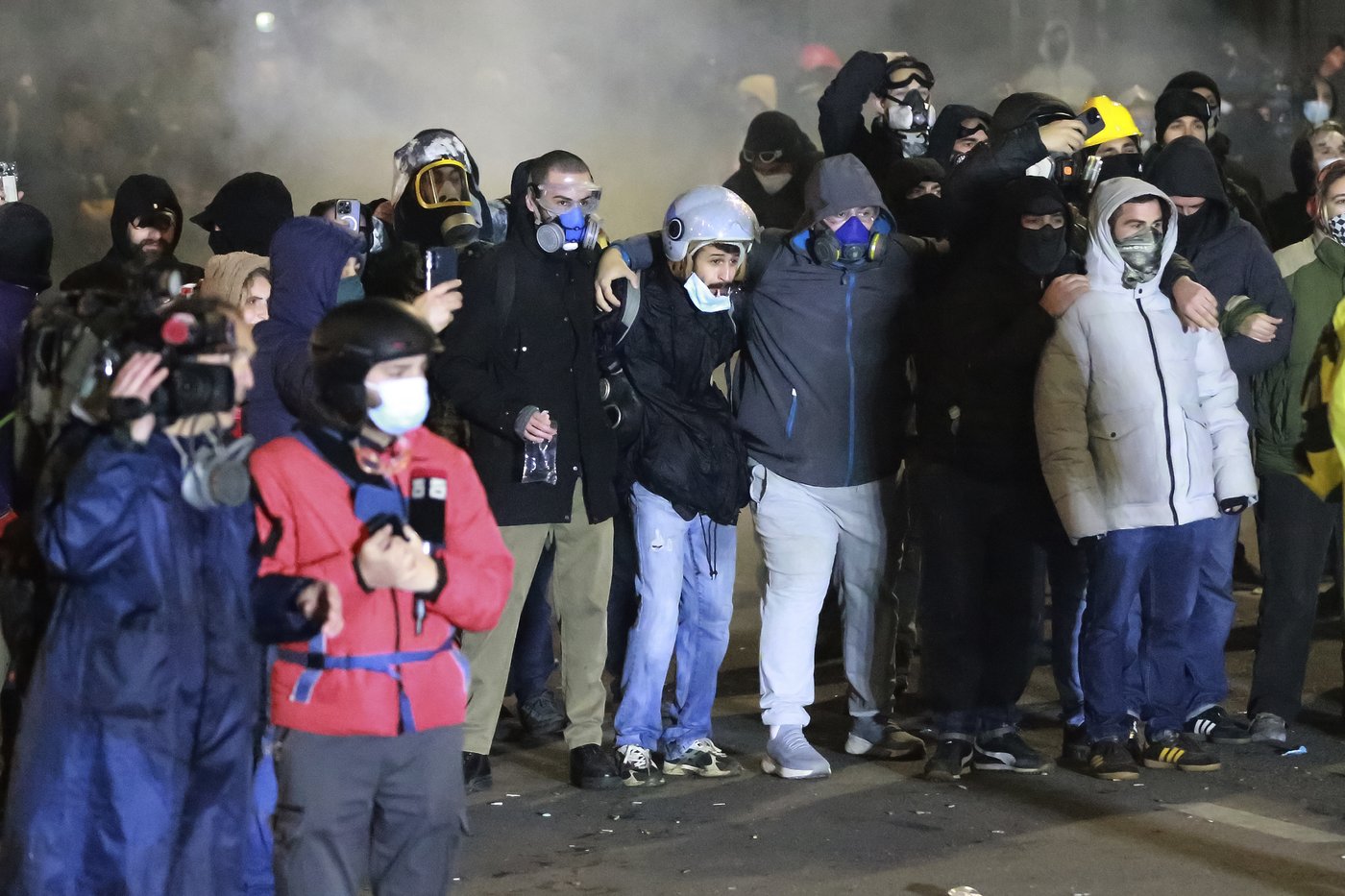 More than 200 people detained in Georgia during protests over the suspension of EU talks | iNFOnews.ca
