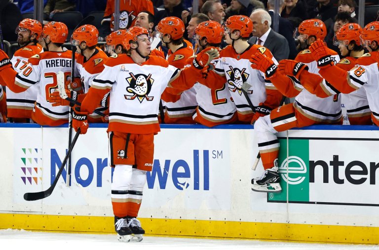 Gauthier scores twice as the Ducks beat the Rangers 4-1 to snap their two-game losing streak | iNFOnews.ca