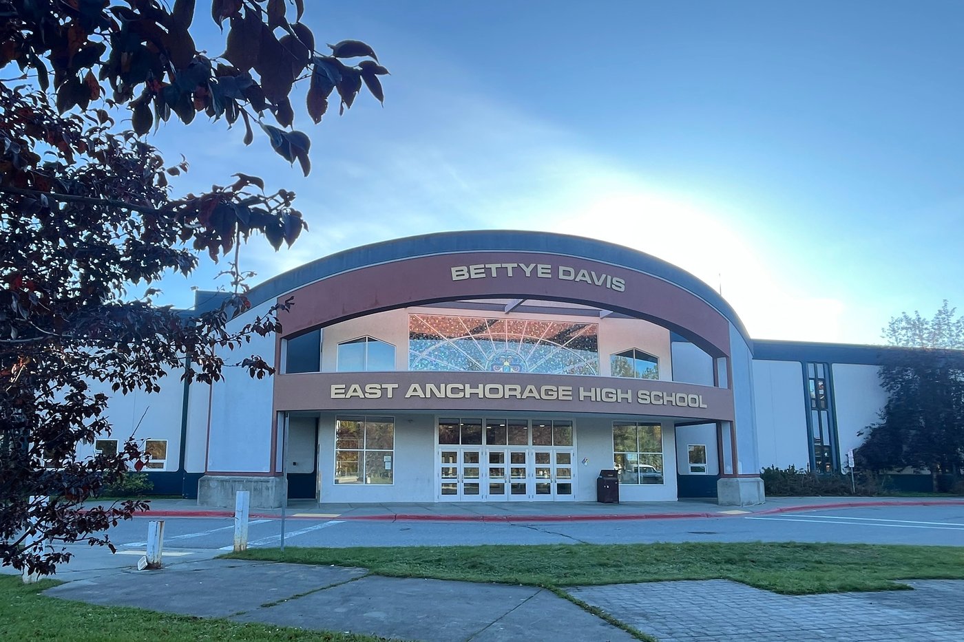 In Anchorage, crowded classrooms are straining kids and teachers | iNFOnews.ca In Anchorage, crowded classrooms are straining kids and teachers | iNFOnews.ca