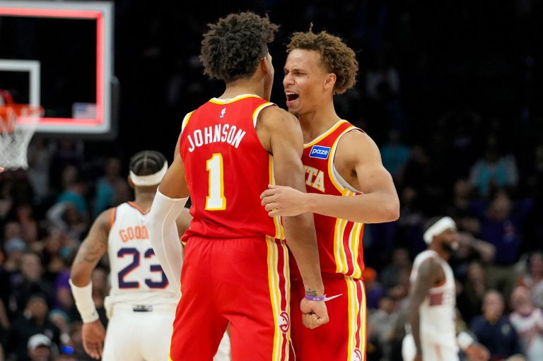 Hawks rally from 22 down in 4th quarter, beat Suns 124-122 for 5th straight win | iNFOnews.ca