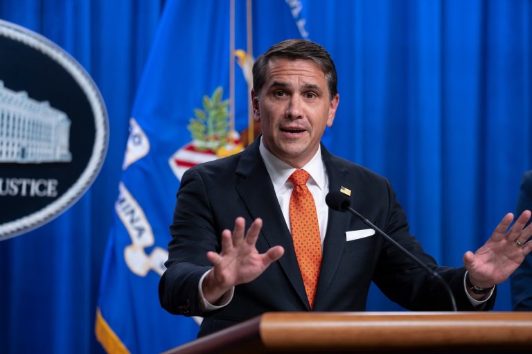 Only Trump knows why he replaced Bondi as attorney general, new leader of Justice Department says | iNFOnews.ca